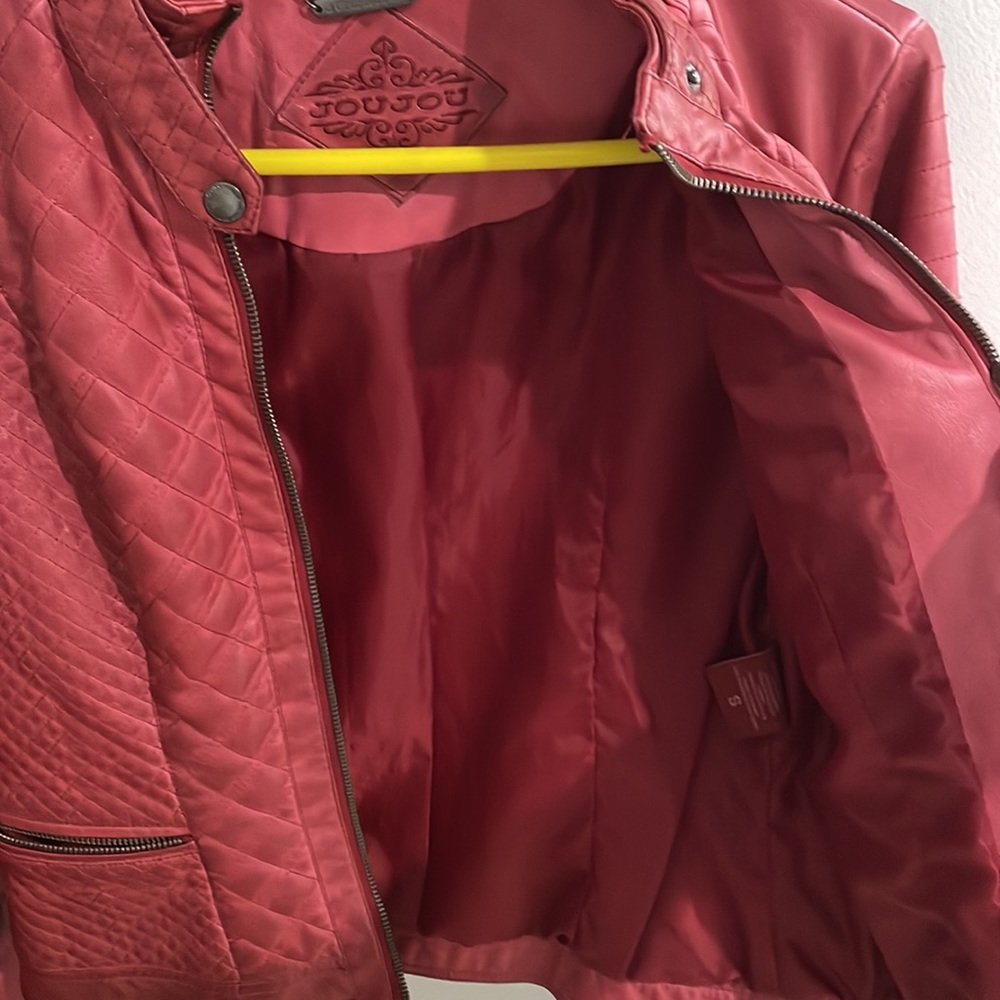 Leather jacket - Picture 4 of 11